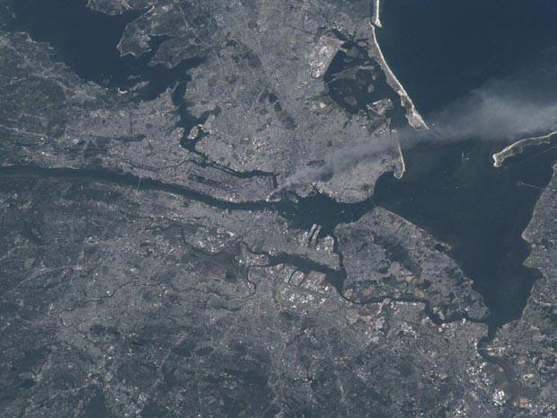 Foto feita da ISS mostra Nova York em 11 de setembro de 2001 (Foto: Nasa)