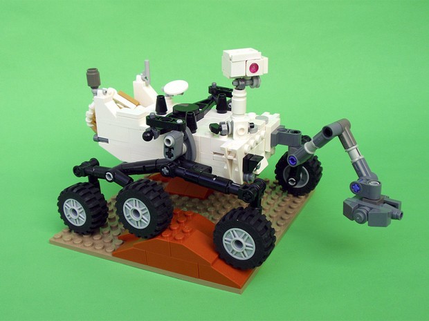 Curiosity na versão Lego, montado por engenheiro mecânico que trabalha na Nasa (Foto: Stephen Pakbaz/Divulgação)