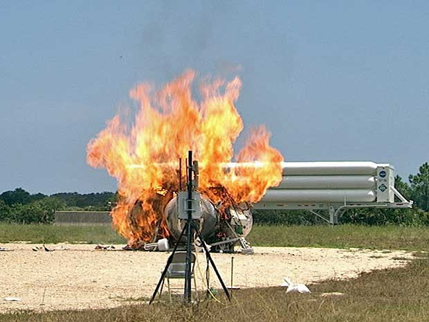 Protótipo Morpheus falhou, pegou fogo e explodiu logo após decolar. (Foto: Nasa / Reuters)