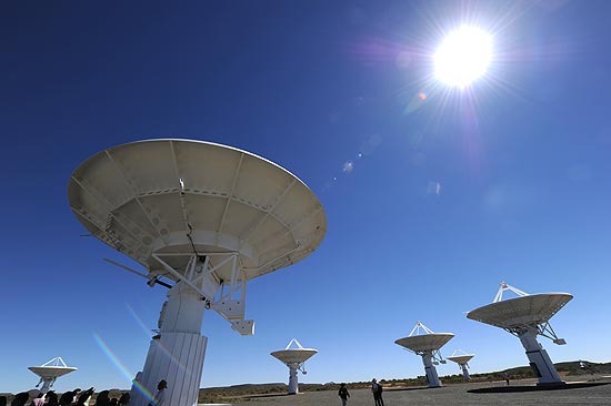 Foto de março deste ano mostra região em Northern Cape, na África do Sul, onde estão instalados telescópios espaciais